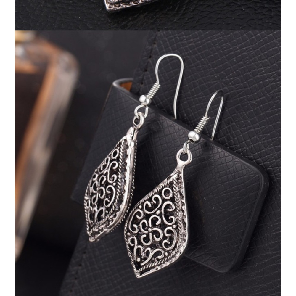 NEW!💎💙💎VINTAGE TEARDROPS! DROP EARRINGS DANGLE! - Picture 3 of 8